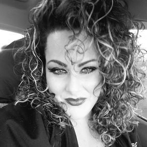 Meet your Posher, Lauren rae